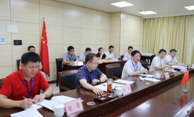 席扬与自治区人力资源和社会保障厅客人座谈